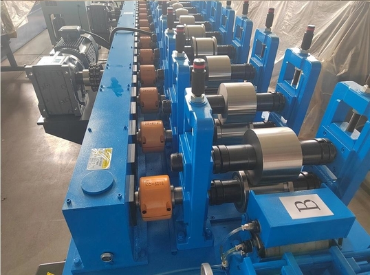 Ahli dirancang Eaves Flashing roll membentuk Mesin Untuk Optimum Drip Edge Produksi