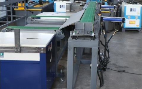 Ahli dirancang Eaves Flashing roll membentuk Mesin Untuk Optimum Drip Edge Produksi