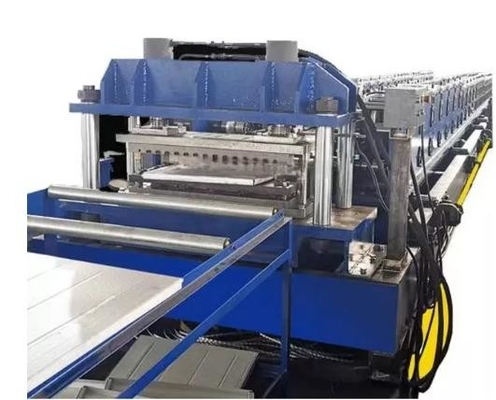 Rantai Driving Steel Sheet Roll Forming Machine Pengolahan Aliran Uncoiling Otomatis Memotong