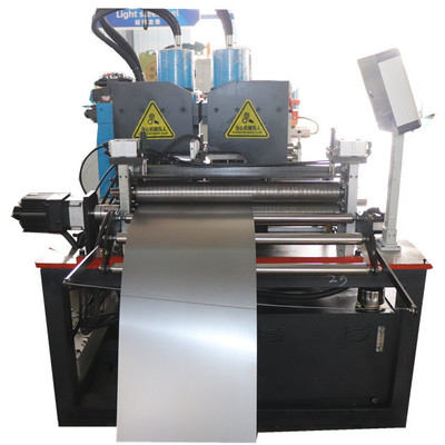 Rantai Driving Steel Sheet Roll Forming Machine Pengolahan Aliran Uncoiling Otomatis Memotong