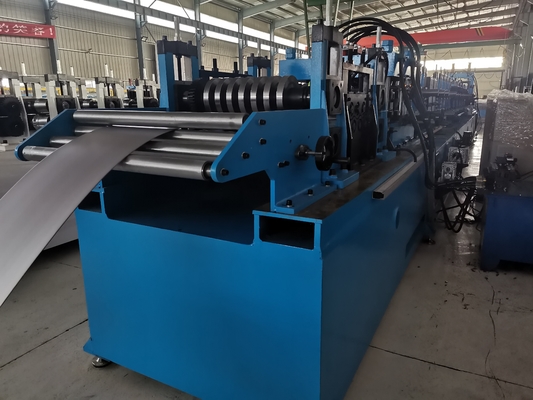 Full Automatic C / Z Purlin Roll Former Dengan Roller Disesuaikan