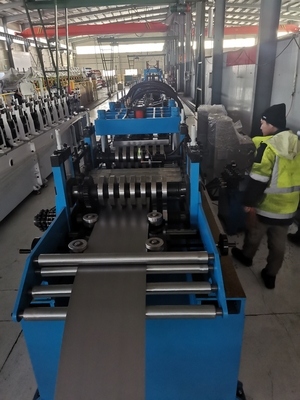 Full Automatic C / Z Purlin Roll Former Dengan Roller Disesuaikan