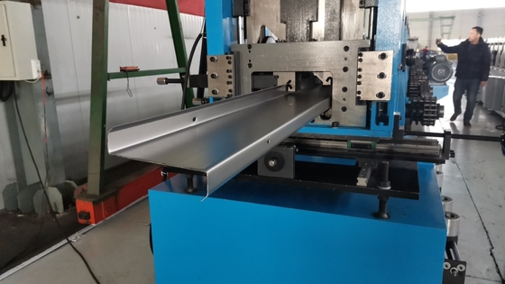 Full Automatic C / Z Purlin Roll Former Dengan Roller Disesuaikan