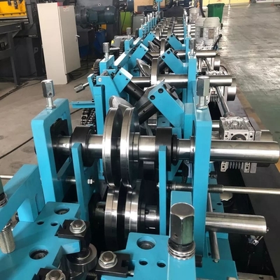 Auto Size Changeable C Z Purlin Roll Forming Machine Untuk Galvanized Coil