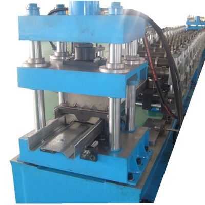 Rentang Lengkap dari Struktural Purlins Roll Forming Machine Dengan Otomatis Motorized Tinggi Dan Luas Perubahan