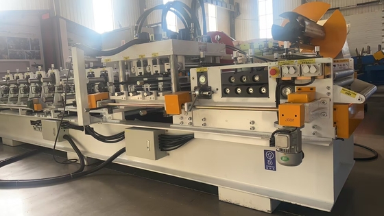 Otomatis Mengubah Ukuran C Purlin Roll Forming Machine Dengan 20 Stasiun