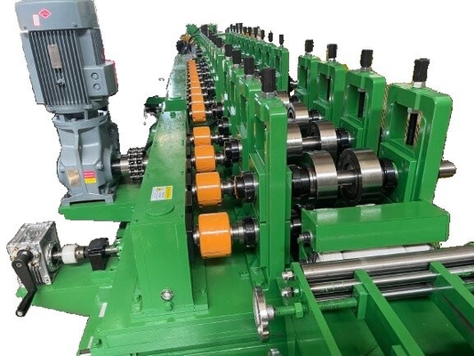 Ringan Gauge Drywall Metal Stud And Track Roll Forming Machine C Bentuk Mesin Baja Untuk Langit-langit