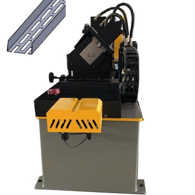 Metal U Profile Roll Forming Machine Dengan Lubang Rolling