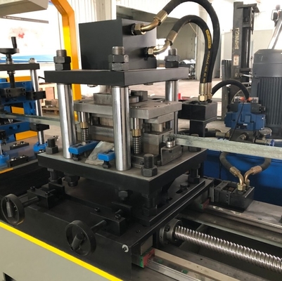 Metal U Profile Roll Forming Machine Dengan Lubang Rolling